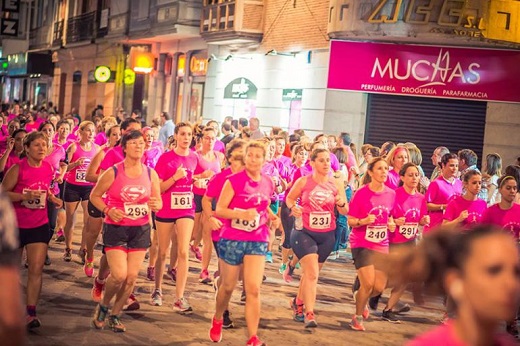 Las "mujeres rosas" invadirán un año más las calles de Medina del Campo / Cadena Ser